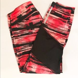 OLD NAVY CROPPED LEGGINGS